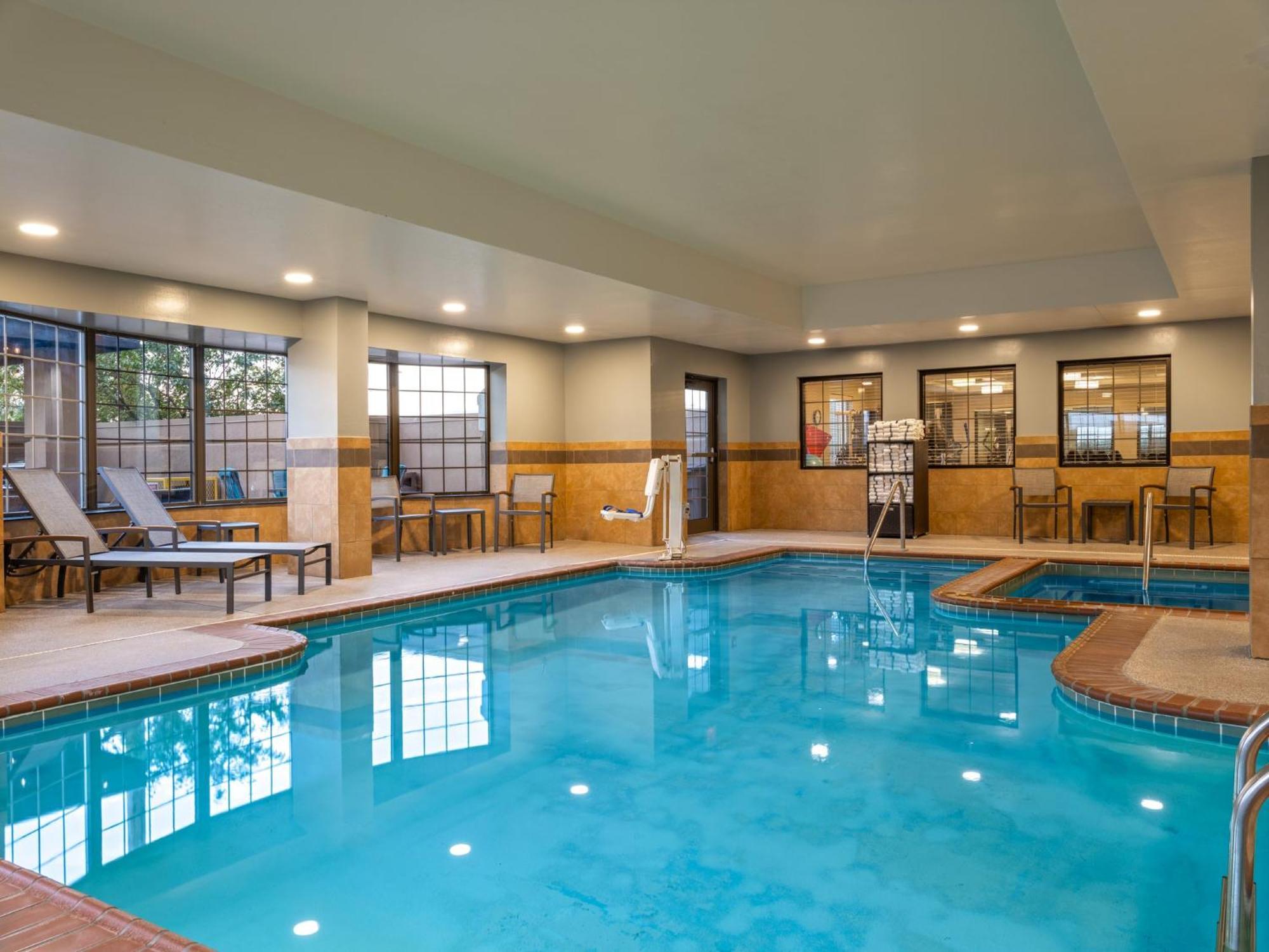 Staybridge Suites Indianapolis Downtown-Convention Center By Ihg Exterior foto